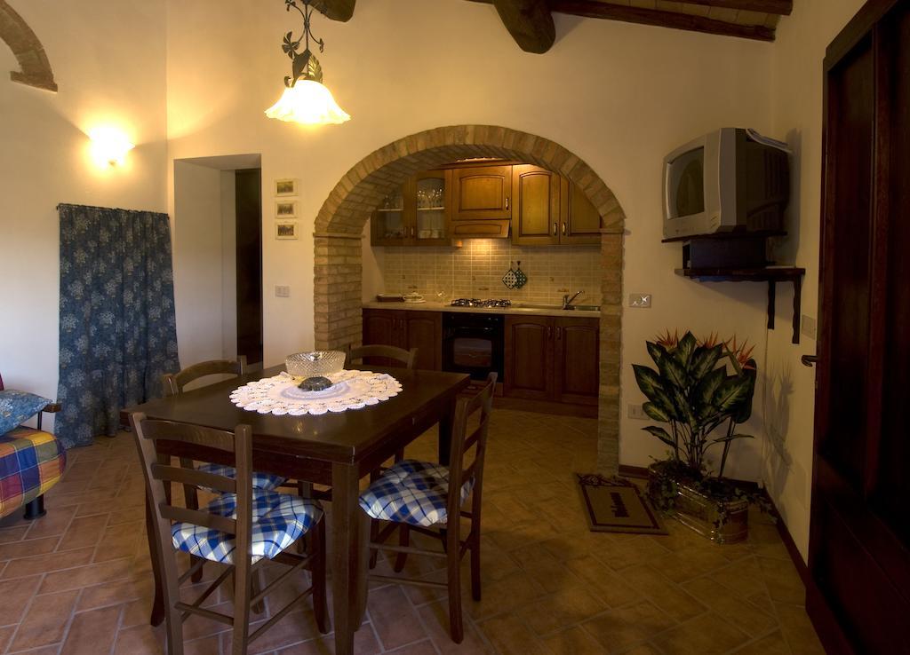 Ferienwohnung Casa Il Ponte Chianni Zimmer foto